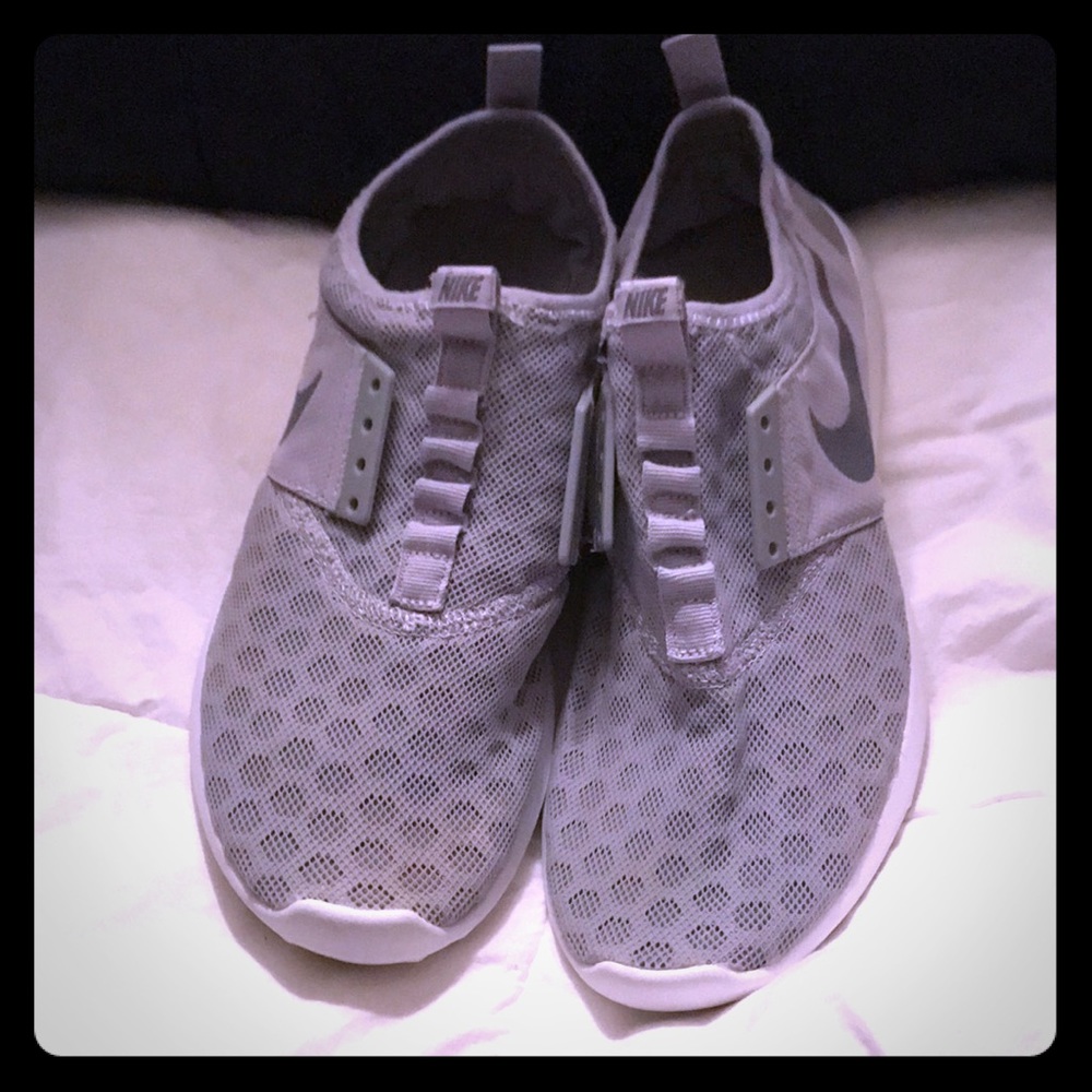 Nike Juvenate women’s size 10 shoe no laces